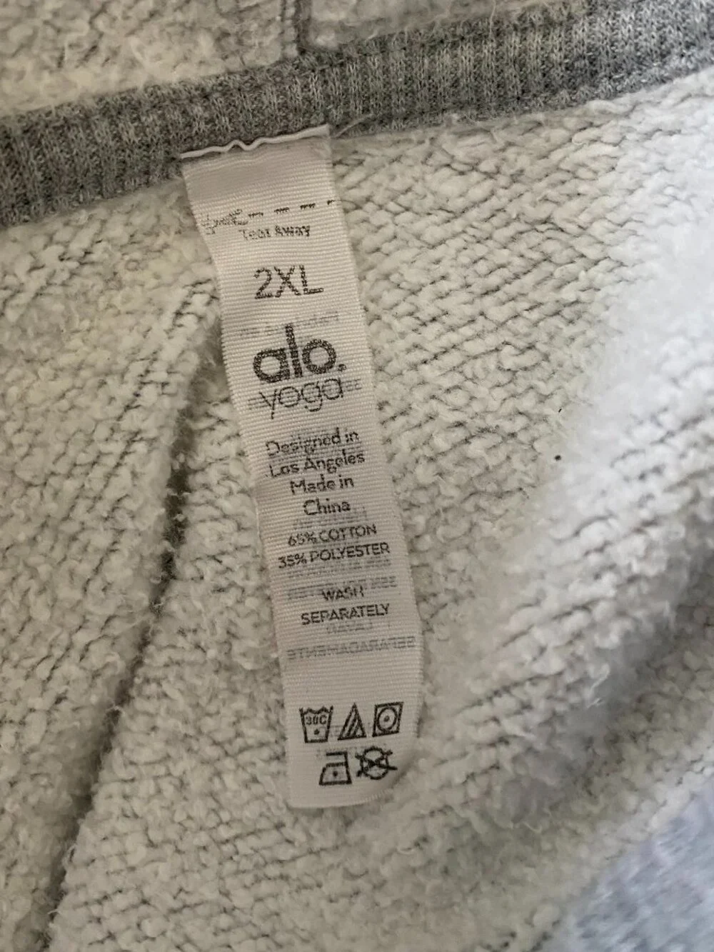 ALO Yoga | Accolade Hoodie in Gray